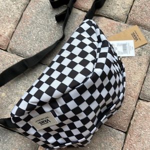 Brand new Authentic VANS Uni-Pak Checkered Unisex VN0A3WKDP2T NWT
Fanny pack